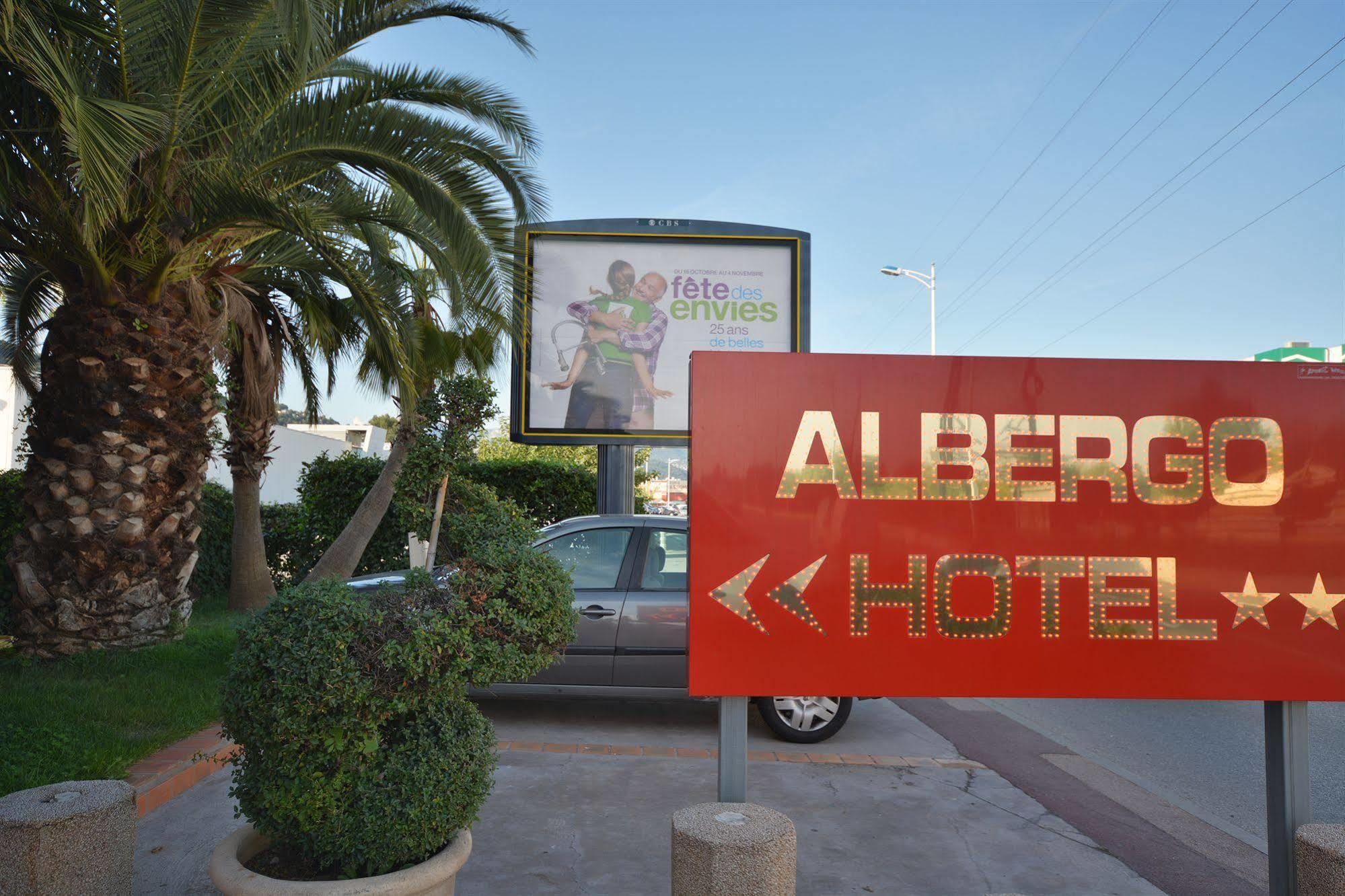 Albergo Hotel Saint-Laurent-du-Var Bagian luar foto