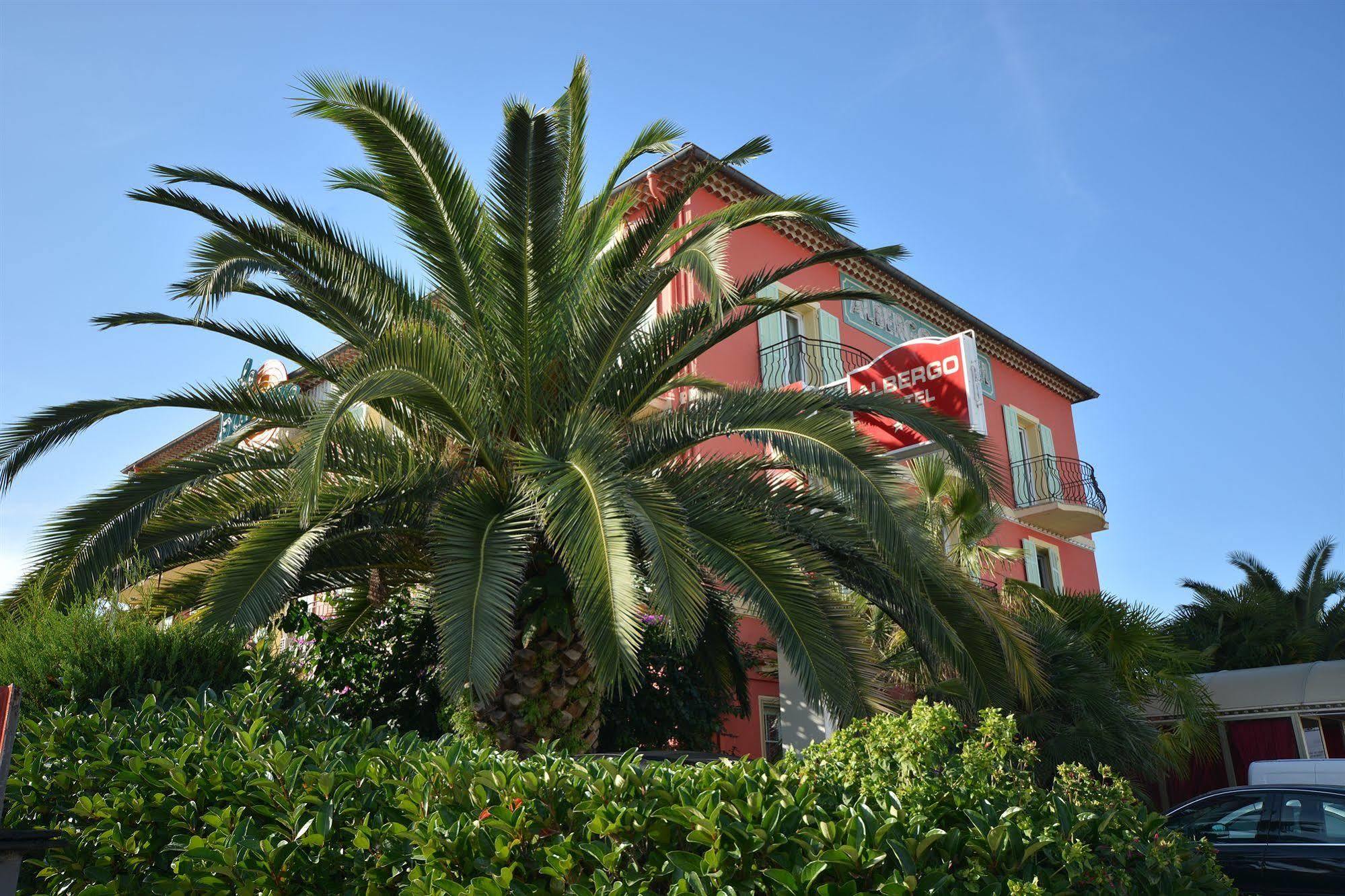 Albergo Hotel Saint-Laurent-du-Var Bagian luar foto